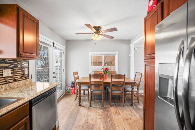 Building Photo - 2525 Nadine Dr