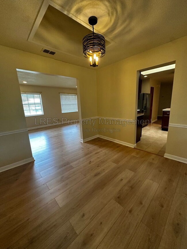 Building Photo - 2719 Merrie Oaks Rd