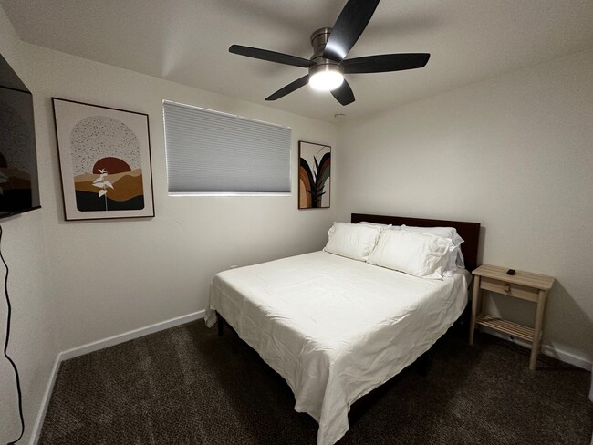 Building Photo - Beautiful Newly Remodeled Furnished Home: ...