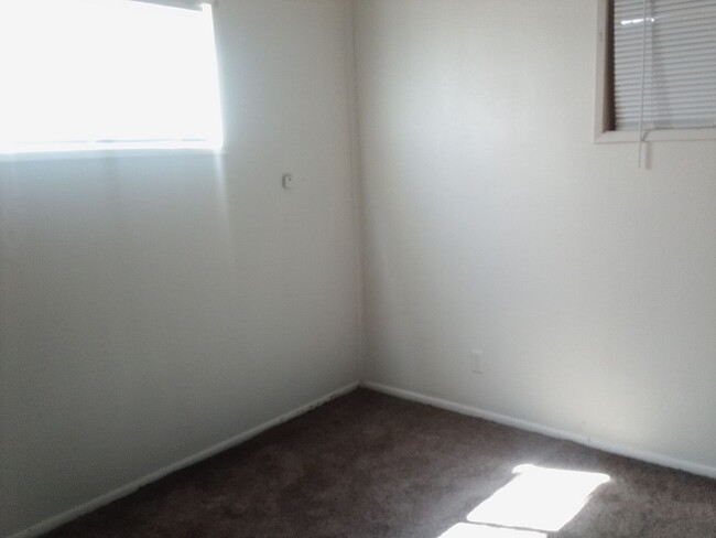 Building Photo - Cute 3 bedroom 2 bath in Desert Heights