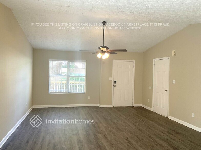 Building Photo - 5245 Hillcrest Glenn Dr