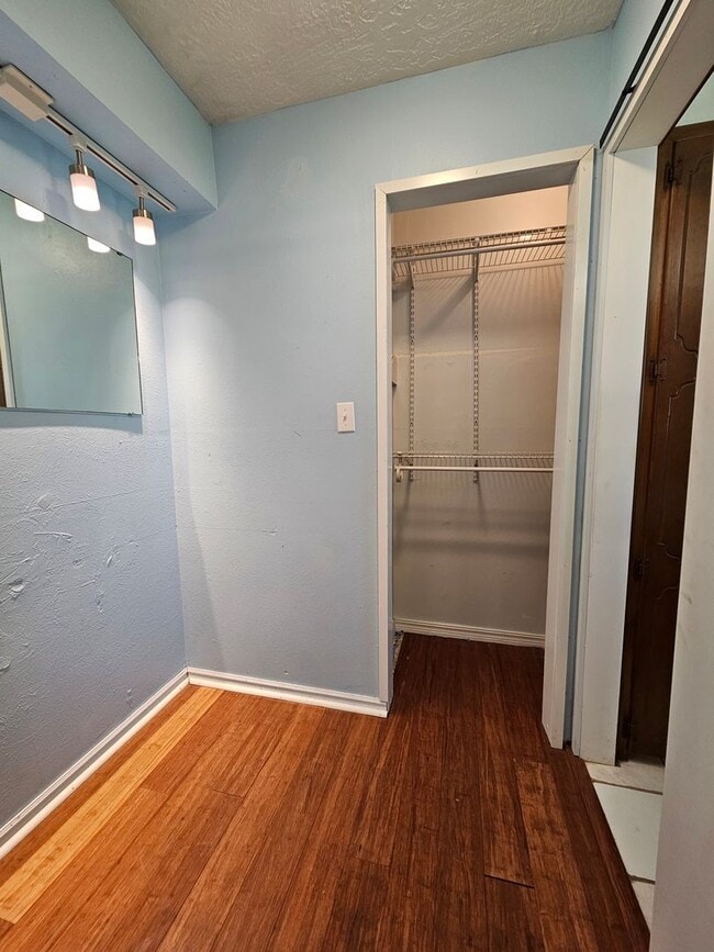 Building Photo - (2) Bed/(2) Bath with Storm Shelter Avail ...
