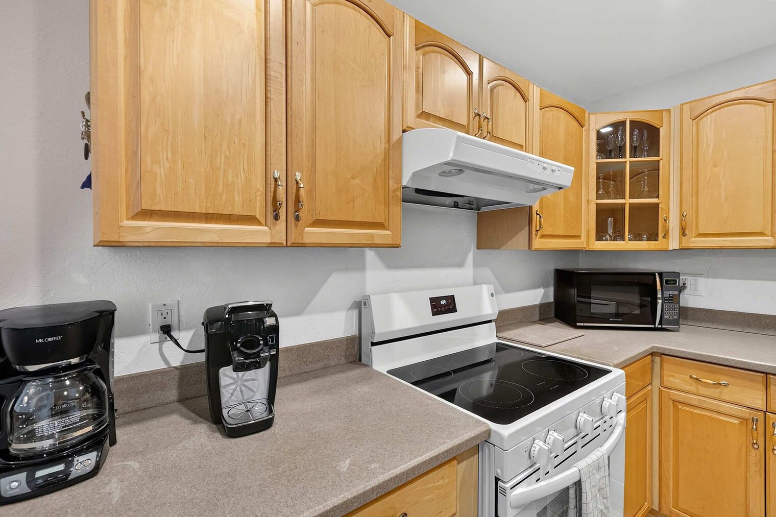 Building Photo - 5830 Jamaica Royale