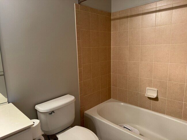 Building Photo - 14828 Potomac Branch Dr