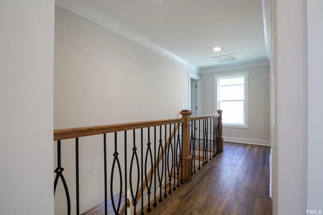 Building Photo - Room in House on Edgerton Dr