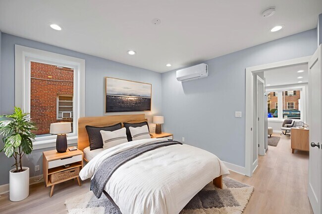 Building Photo - 4535 Avondale St