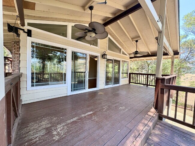 Building Photo - Charming 4-Bed by the Lake in Morgan Hill