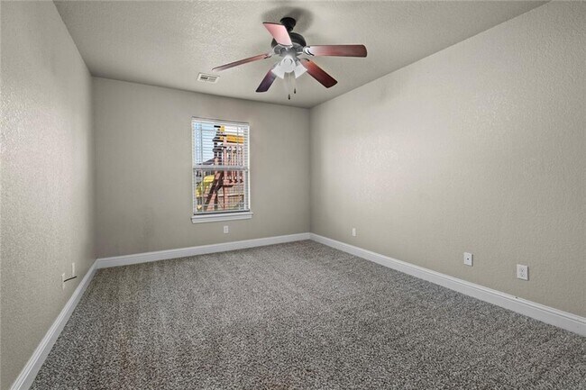 Building Photo - 3104 SW Waterleaf Ave