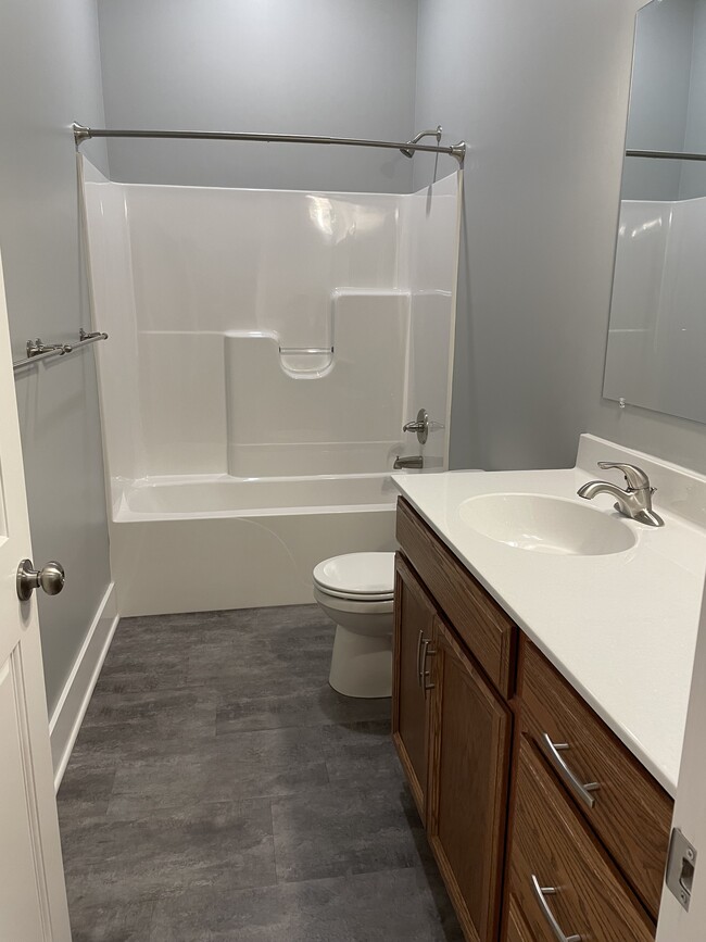 Full bathroom in unit. - 204 E Broadway Ave