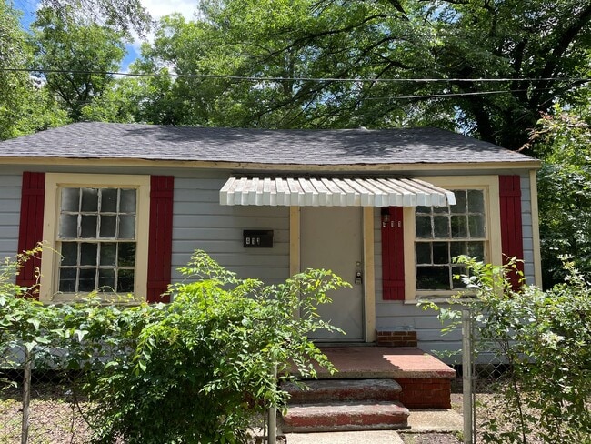 Primary Photo - Cute 2 Bedroom House