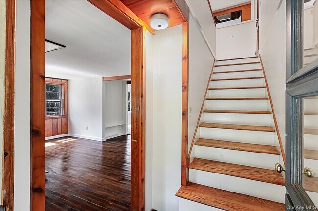 Building Photo - 222 Bog Hollow Rd