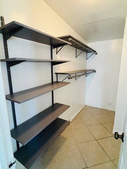 Building Photo - 2620 Graham Ave