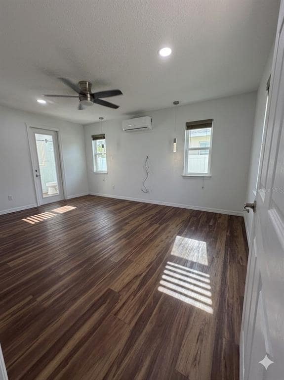 Building Photo - 1409 Virginia Ave