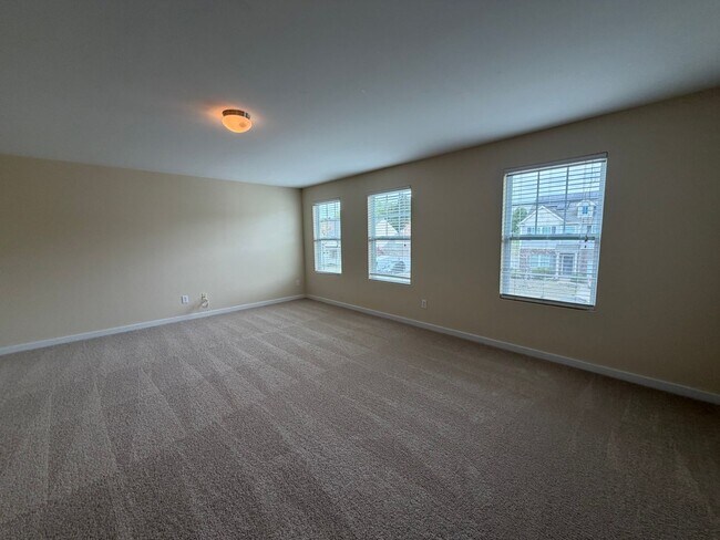 Building Photo - 1328 Shaw Ave
