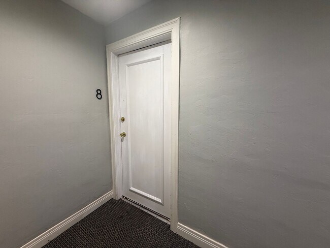 Building Photo - Charming Historic 1-Bedroom in Gatewood | Walk to the Plaza District