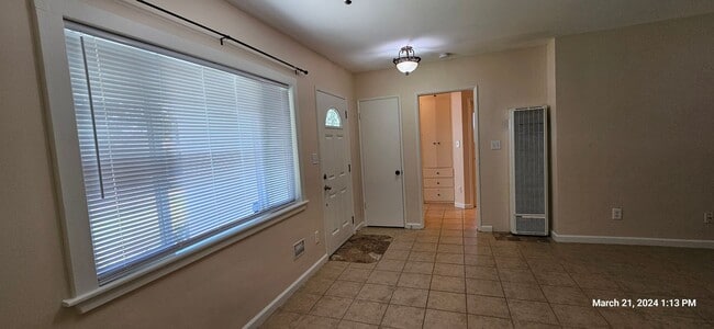 Building Photo - Charming Updated Single Story Home is Cent...