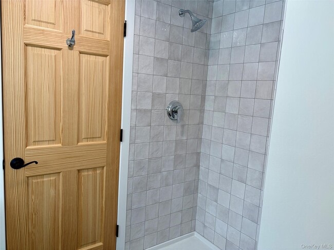 Building Photo - 156 Bloom Rd