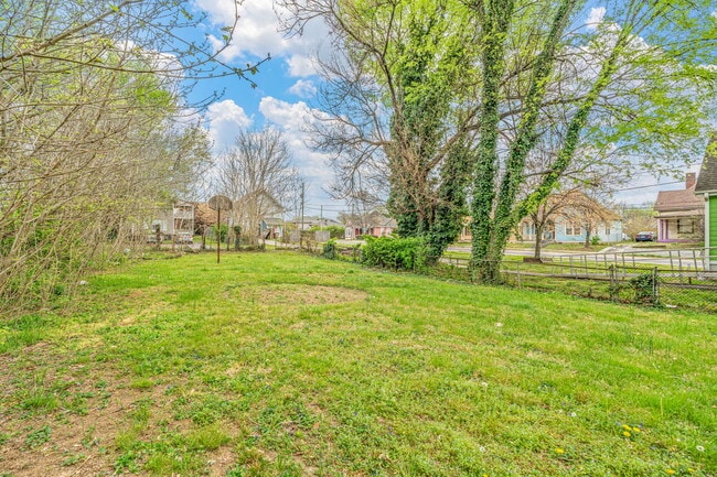 Building Photo - 1609 Dunbar St