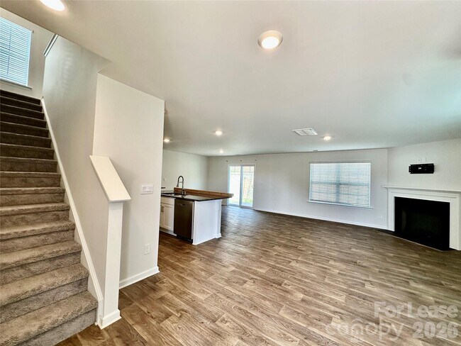 Building Photo - 1339 Mifflin Ln