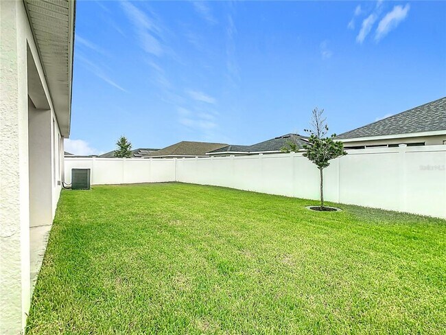 Building Photo - 1735 Daystar Dr