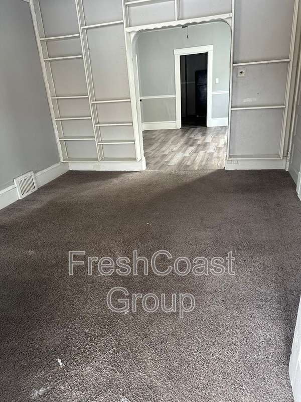 Building Photo - 5940 Engel Ave