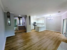 Building Photo - 285 S Pickett St
