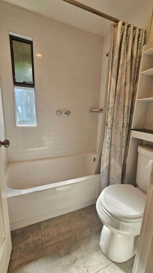 Building Photo - Modern Bellevue Townhome | Chef’s Kitchen, Dual Fireplaces & Private Patio