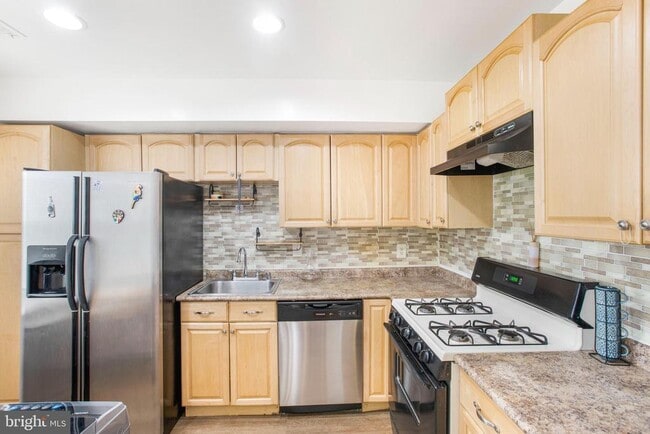 Building Photo - 788 Quince Orchard Blvd