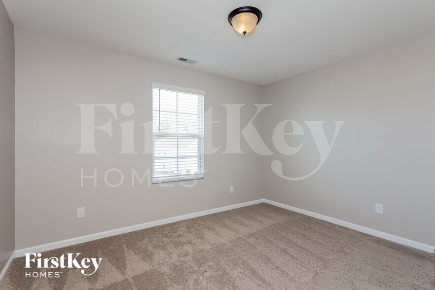 Building Photo - 6729 Barefoot Forest Dr