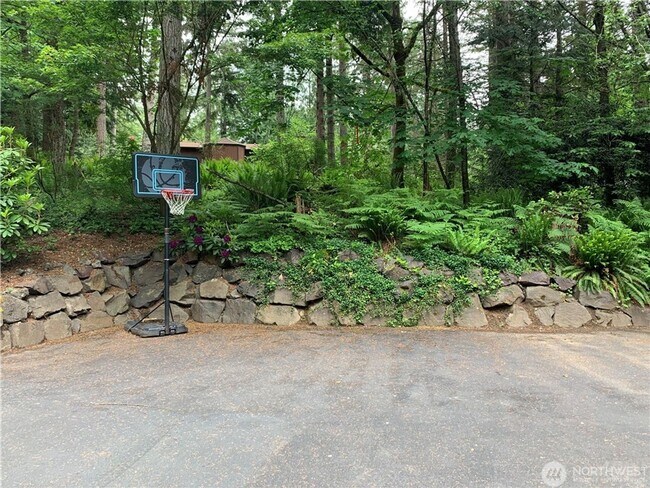 Building Photo - 3Bd/1.75Ba Redmond Home