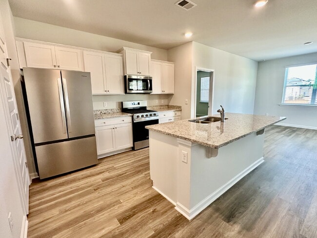 Building Photo - Three Bedroom Single Level Home in the Retreat at East Argent!