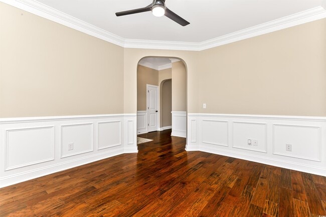 Building Photo - 1592 Buckingham Ave