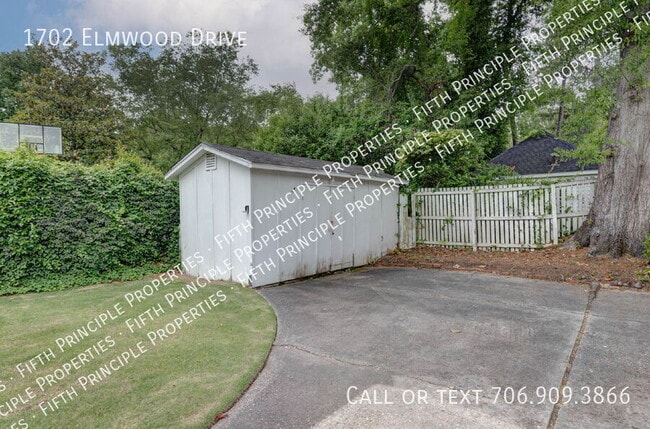 Building Photo - 1702 Elmwood Dr