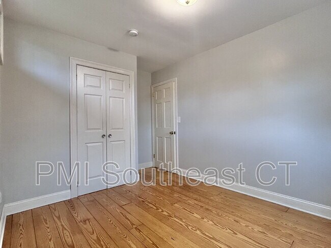 Building Photo - 44 Lathrop Rd