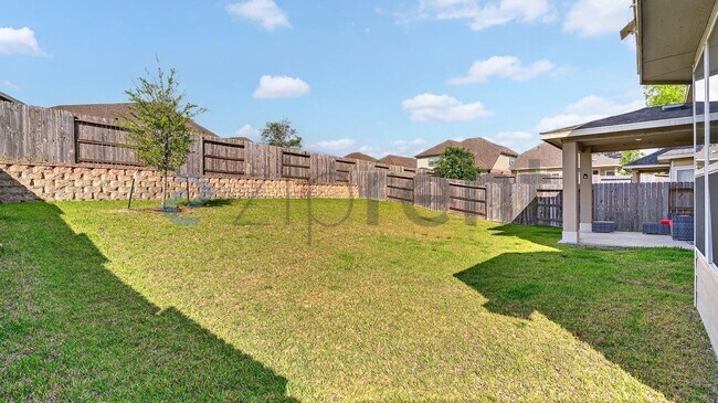 Building Photo - 17685 Martin Crk Ln