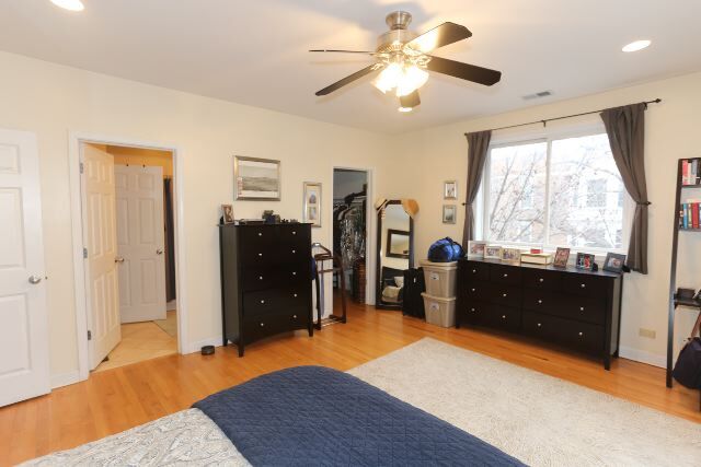 Building Photo - 3655 N Southport Ave