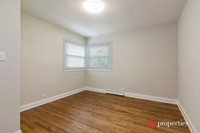 Building Photo - 143 Thelin Ct