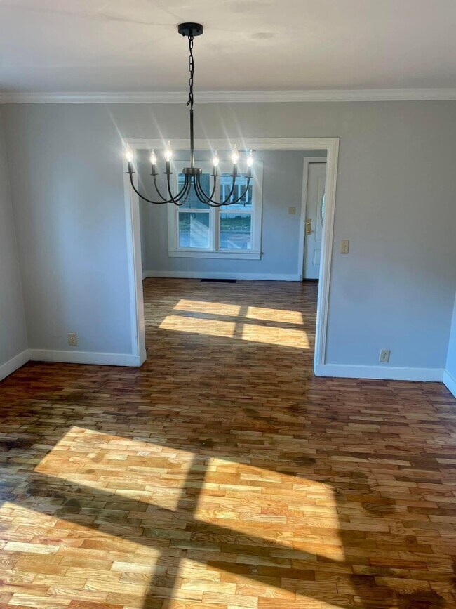 Building Photo - 411 Matthews Ave