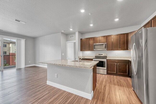 Building Photo - $1,775 - 2 Bed, 2 Bath Condo in Aurora wit...