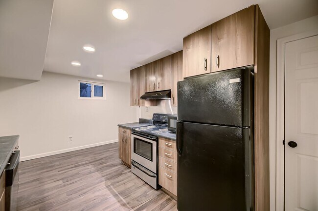 Building Photo - 3125 N Raleigh St