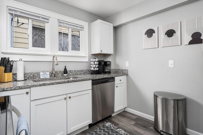 Building Photo - 975 Heyl Ave