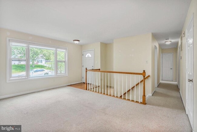 Building Photo - 13 Thornberry Ln