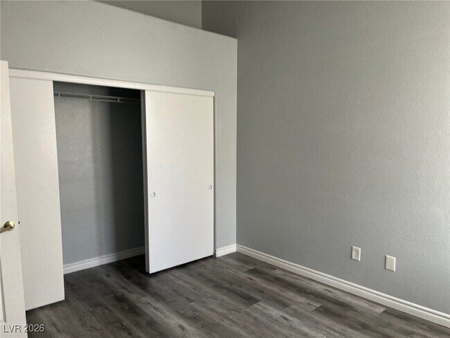 Building Photo - 1300 S Arlington St