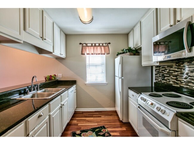 Building Photo - 1330 Pawnee Pointe Ct