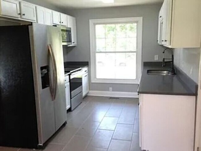 Building Photo - 128 S Wrenwood Dr