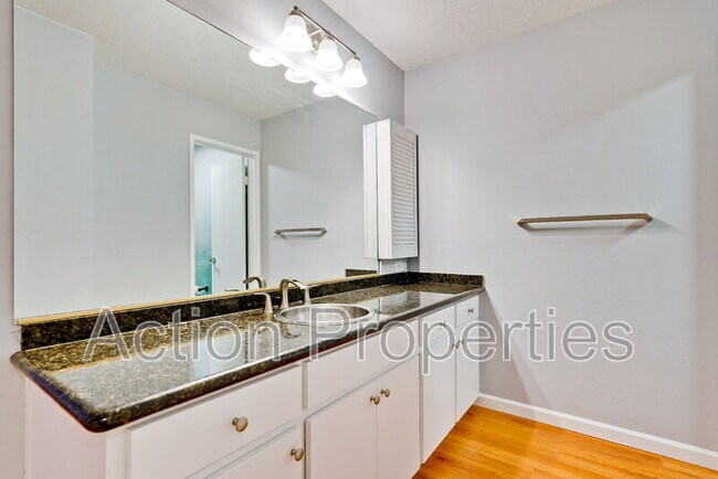 Building Photo - 505 Cypress Point Dr