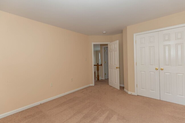 Building Photo - 4 bed, 2.5 bath Single Family Home in Char...