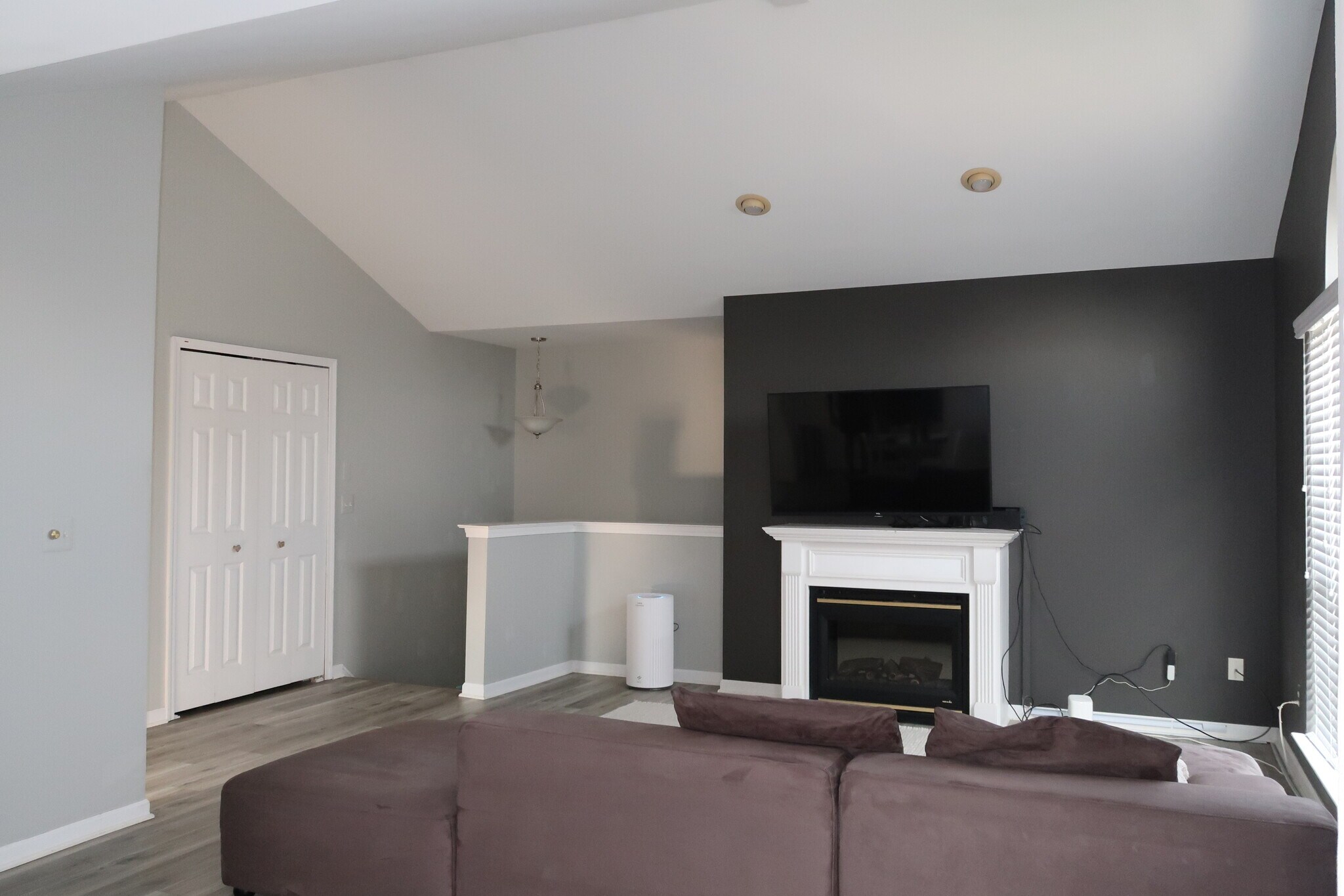 Building Photo - 16468 Radison Dr