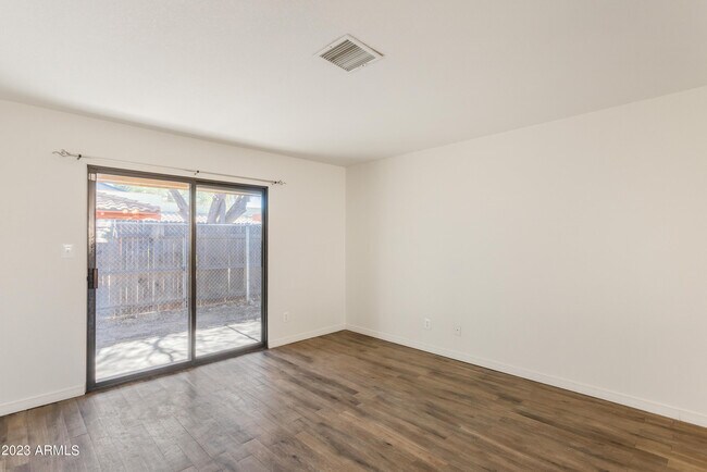 Building Photo - 4147 Calle Barona