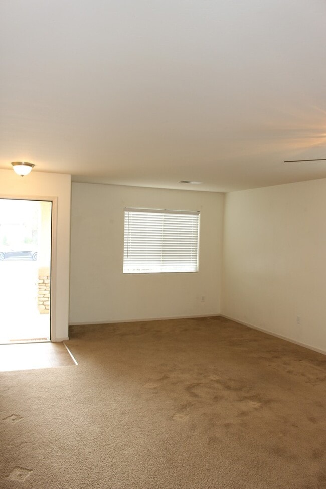 Building Photo - 208 Agile Way